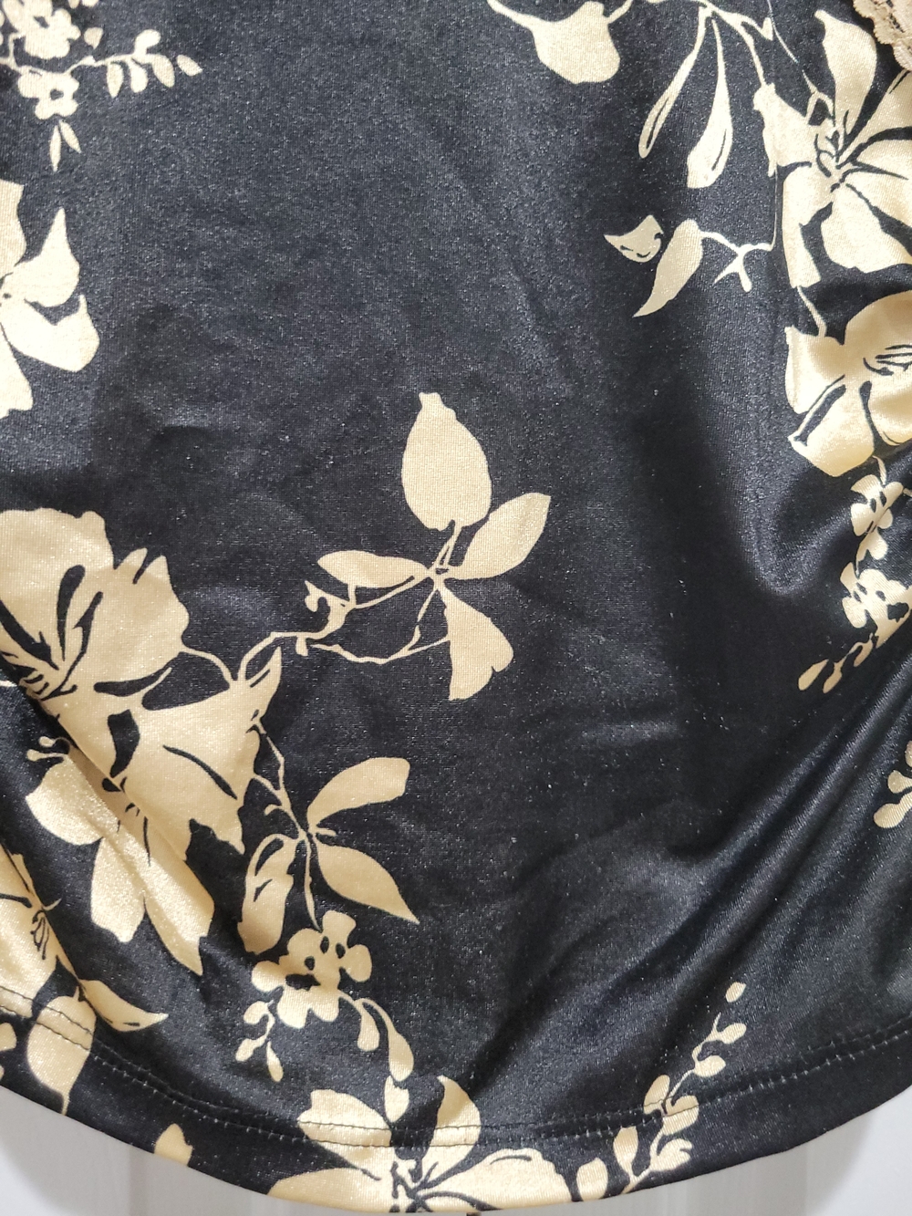 Vintage Forever 21 Black Top with Cream Floral Print & Lace Trim - Picture 3 of 13